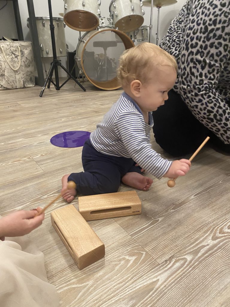 Mommy and Me Music, Classes in Bexley, Ohio Baby music classes in Bexley Ohio