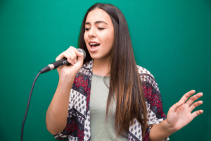 do singing lessons help