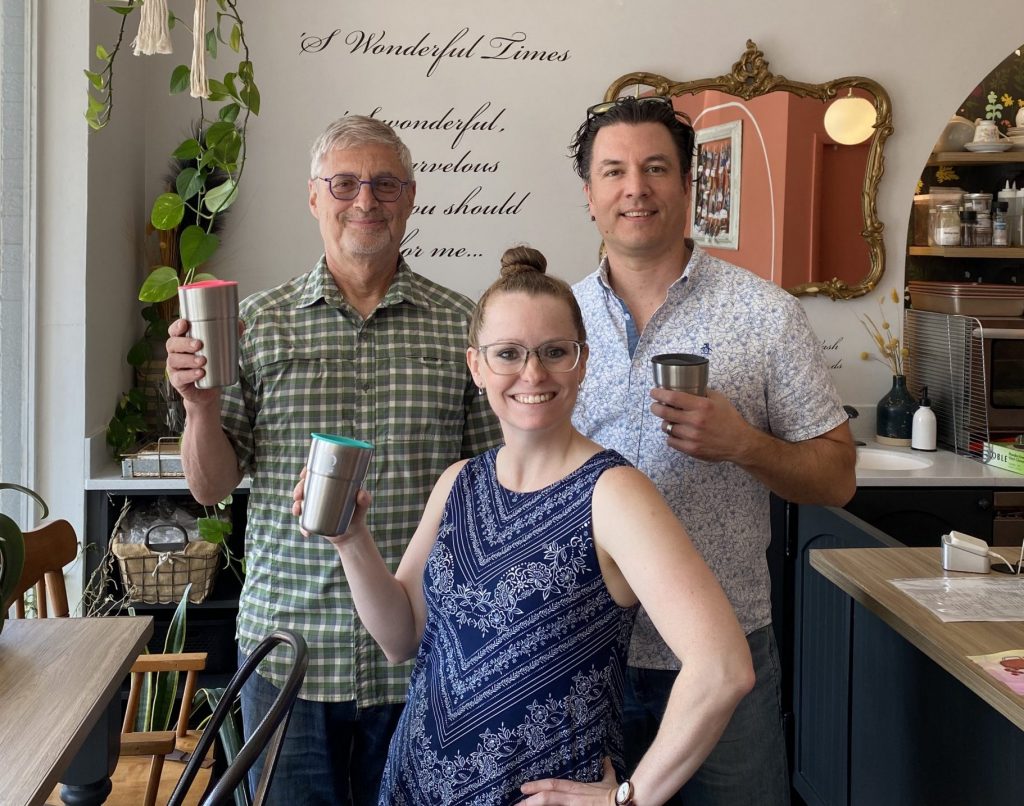 Reusable is Swonderful 13 Julie Dan Rhys STC 2464 scaled e1771274935238 The team that started the reusable cup program at Swonderful Times Café inside Chambers Music Studio in Bexley, Ohio, while children attend piano lessons and other music classes nearby.