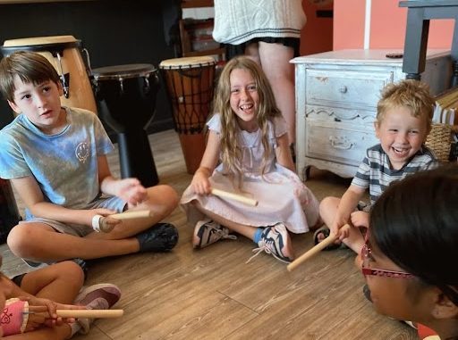 Julie Chambers teaching young children during a Jam Band music class in Columbus, Ohio.